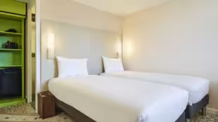 Greet Hotel Versailles - Voisins Le Bretonneux