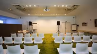 Salle de Presse-Centre National de RUGBY