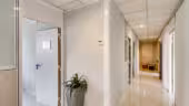 Couloir bureaux - Saint-Genis-Pouilly, Mardi 11 Avril 2017.Business Center, Technoparc Gestion(Images/Samuel Fromhold)