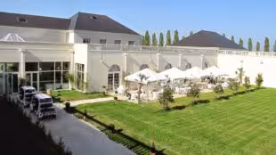 Villa Bellagio Amboise (by Popinns)