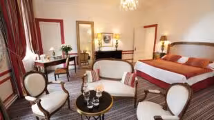 Pavillon Henri IV-Hotel Restaurant Terrasse