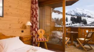 Hôtel Carlina chambre vue sur la chaîne des Aravis - Hôtel Carlina chambre avec vue sur la chaîne des Aravis