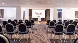 photo-alfred-meeting-vue-mer-batz-sur-mer-salle-privatisable-65fc43baeea92