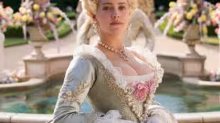 a-stunning-portrait-of-a-blonde-woman-dressed-as-m-tPh1D9-7RgWvO9i_t_ZVLg-D2Usj5zzQe-hUrQpFWV8eg