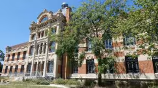 Le CHÂTEAU-une cité ETIC
