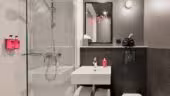 Moxy Paris Bastille-Salle de Bain