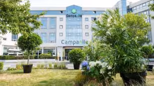 Campanile Roissy ***