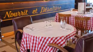 Les deux stations - Salle principale