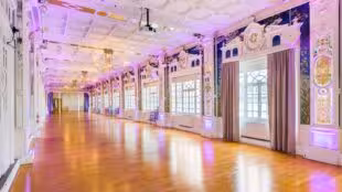 Le Salon des Miroirs