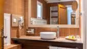 auberge-cavaliere-du-pont-des-bannes-manadier-cavaliere-salle-de-bain-149006-1920-1080-auto