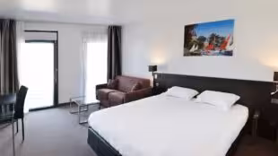 GOLDEN TULIP PORNIC SUITES