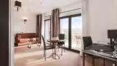 GOLDEN TULIP PORNIC SUITES