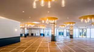 pavillon-des-princes-lieu-de-reception-74201-1600-900-auto