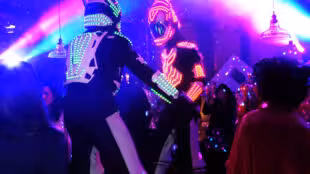 artiste-robots-led-07