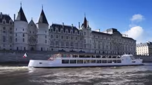 Yatchs de Paris Le Victoria