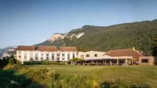 Golf Hôtel Charmeil ***