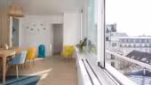 UNE MAISON BLEUE