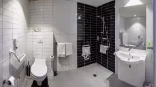 Holiday Inn Express Lille Centre, an IHG Hotel