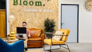 Bloom Coworking - Salles de réunion - Bureaux privatifs - Espace partagé - Domiciliation