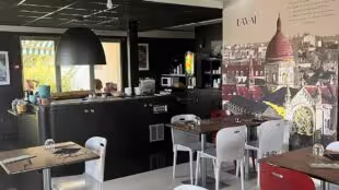Restaurant Campanile Laval Ouest At Hotel Inn Design
