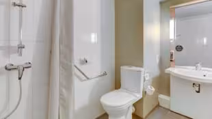 B&B HOTEL Marseille La Valentine Porte d'Aubagne