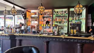 royal pub 2