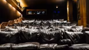 Club 13 Restaurant / Projection