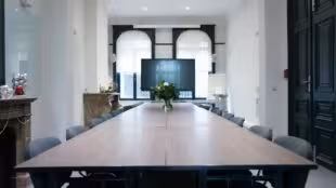 TOPOS Parlement | Coworking | Domiciliation | Salle de réunion | Bureaux privatifs