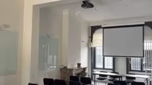 TOPOS Parlement | Coworking | Domiciliation | Salle de réunion | Bureaux privatifs