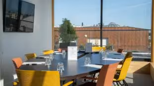 Live & Coworking : Location de bureaux ouverts & fermés, Salles de réunion & Espace événementiel