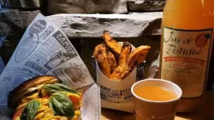 Wood Cafe Chatel