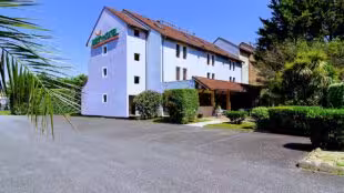 Brit Hotel Confort Pau Lons