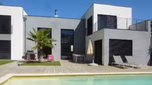 VILLA ARTWORK