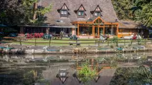 Logis Auberge du Bord des Eaux