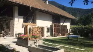 Sources d'Arvey: Gîte de groupe avec sauna et spa, séminaire, retraite et stage bien-être, proche station de ski, Savoie