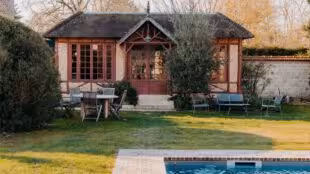 Positive Cottage