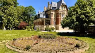 Château De Moliens