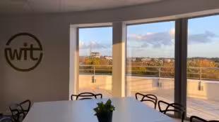 WORK IN TOP, espace de coworking, location de salles de réunion et bureaux à Carquefou Nantes