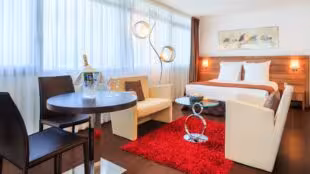 Hotel Gatsby by HappyCulture