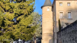 Lyon Country House