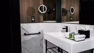 Hilton Paris La Défense ****-Salle de bain