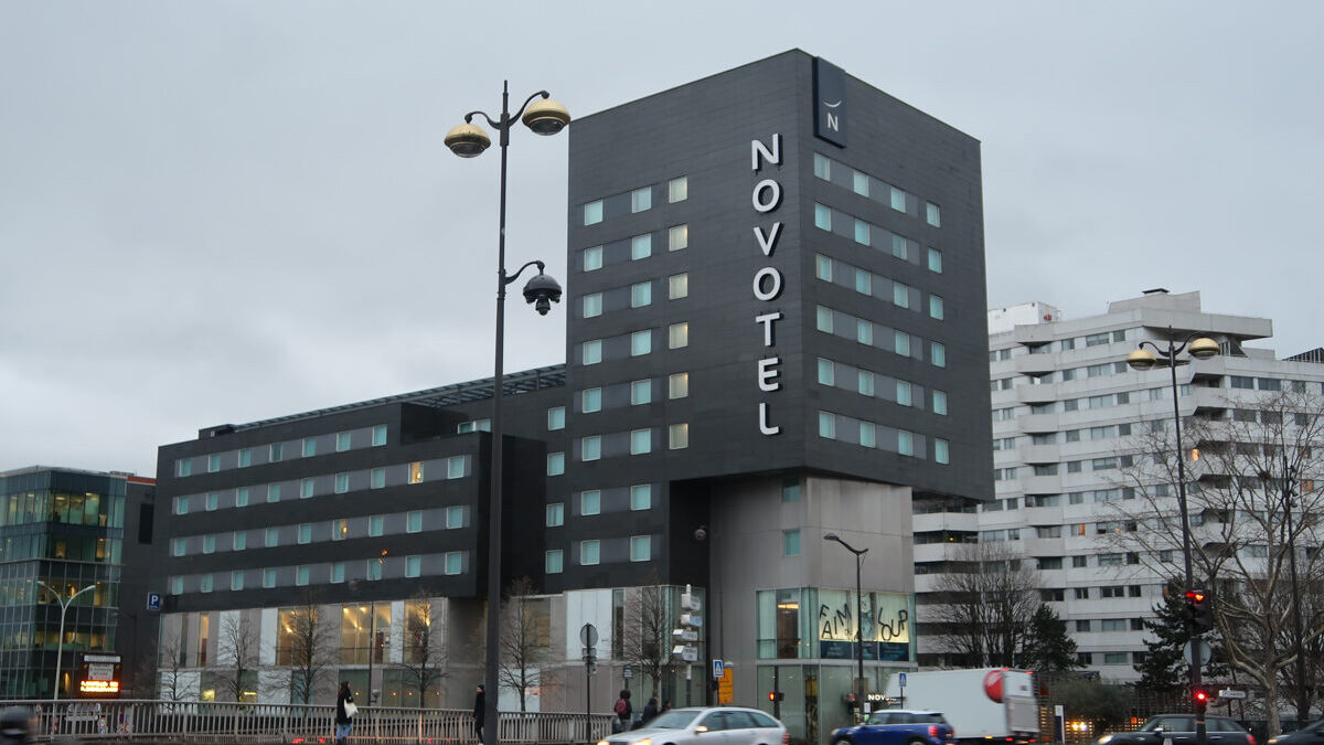 Novotel Paris 17 y 1920x1920 1 edited