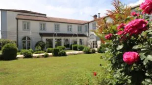 Logis Hôtel Restaurant Les Tuileries