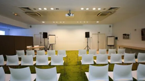 Salle de Presse-Centre National de RUGBY