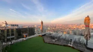 Laho Business center-Espace horloge