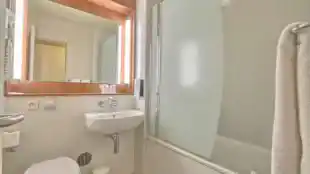 Campanile Roissy ***