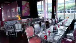 Le Café Barge