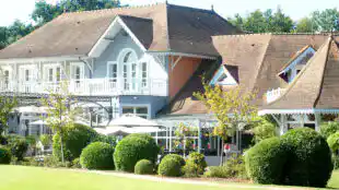 Etiolles Country Club