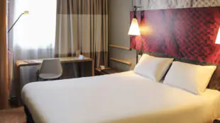 ibis Arcachon La Teste***