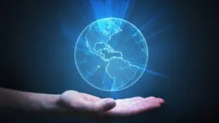 Projection d'hologramme - Man is holding glowing globe in hand. Global network concept.